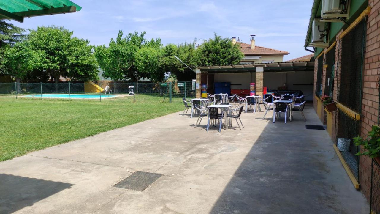 Alberg Restaurant Bellavista Santa Pau Exterior photo